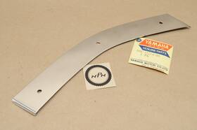 Yamaha 806-77214-00 Snowmobile Gp292 Gp433 Sl292 Sl338 Sl433 Windshield Lower Trim Nos Oem
